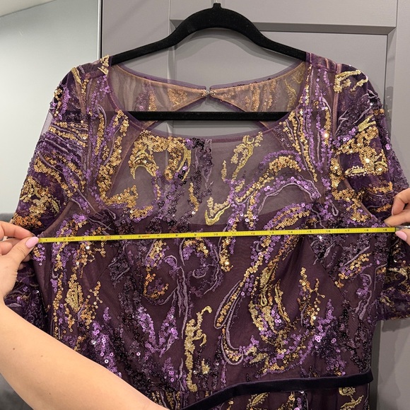 Marchesa Gown - Picture 3 of 3